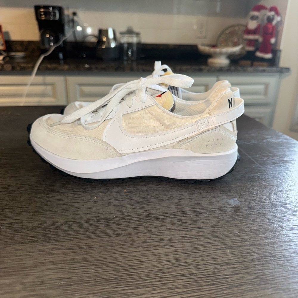 Women’s Nike sneakers 6.5